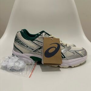 Asics mens 7 Sneakers - White and Green